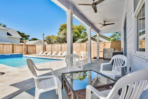 Kings Court by Travel Life Vacations House in Destin