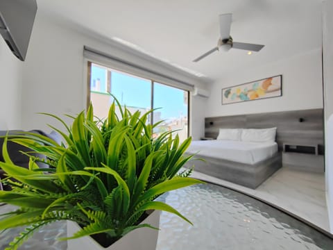 Bed, TV and multimedia, Bedroom