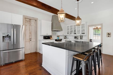 Stone Ridge Retreat House in Canyon Lake