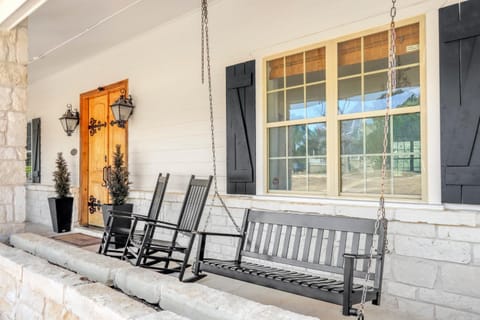 Stone Ridge Retreat House in Canyon Lake