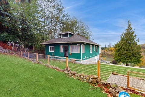Summit Lookout Bungalow House in Washington