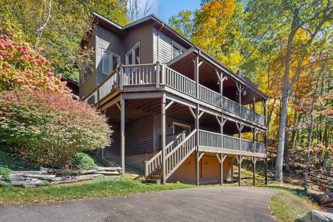 Howling Rock House in Seven Devils