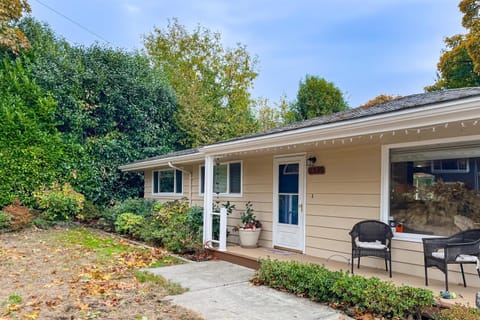 12th Street Retreat House in Renton