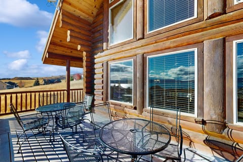 Elk Ridge Lodge House in Garden City