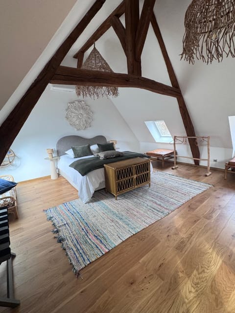 Bed, Bedroom