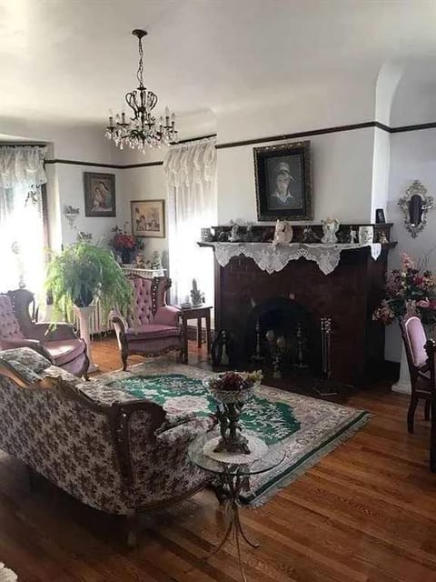 The Lamp Post Manor 5BR Historic Gem in Danville House in Danville