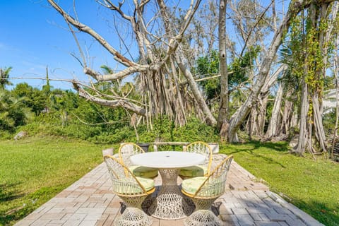 Coastal Escape with Yard Near Anna Maria Island House in Cortez