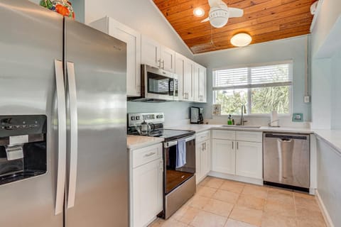 Coastal Escape with Yard Near Anna Maria Island House in Cortez