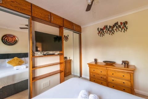 Stylish 4-Bedroom Home with Modern Comforts House in Derby