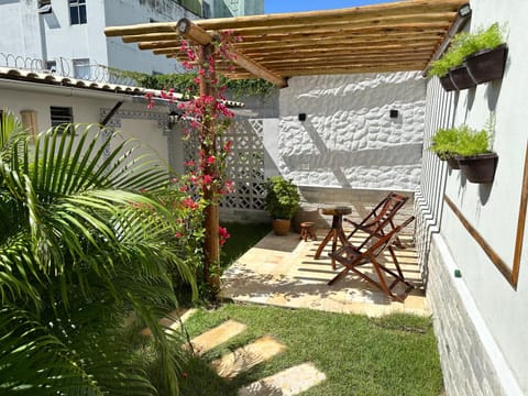 Lounge or bar, Garden view