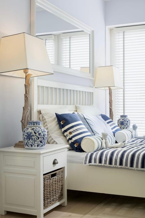 Bed, Day, Decorative detail, Seating area, Bedroom