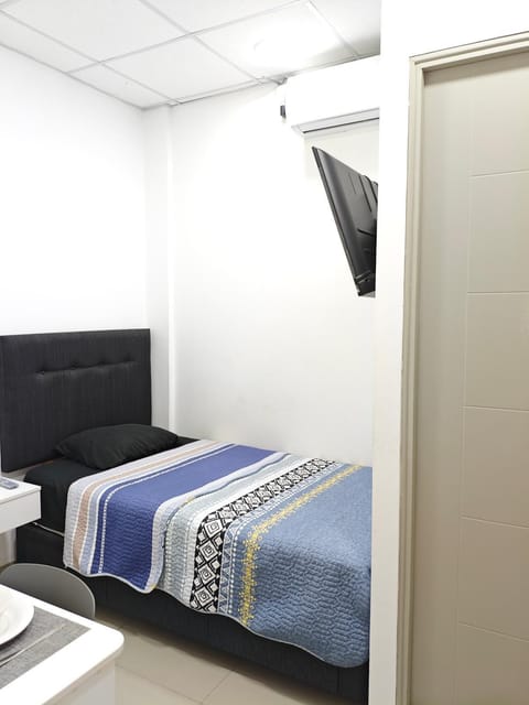 Bed, TV and multimedia, Bedroom, internet, air conditioner