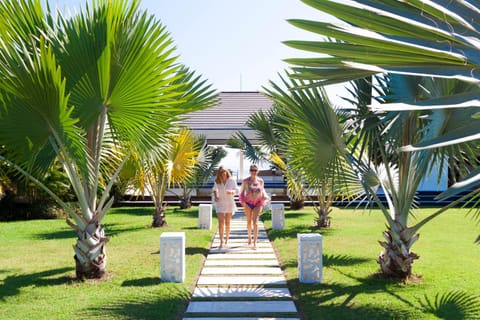 Facade/entrance, Garden, Garden view