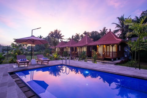 Natural landscape, Garden, Garden view, Pool view, Swimming pool, Swimming pool, sunbed