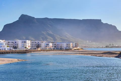 Property building, Beach, Location