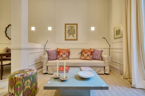 Communal lounge/ TV room, Living room