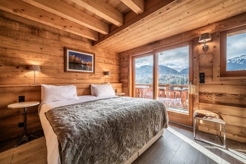 Bed, Photo of the whole room, Bedroom, Mountain view