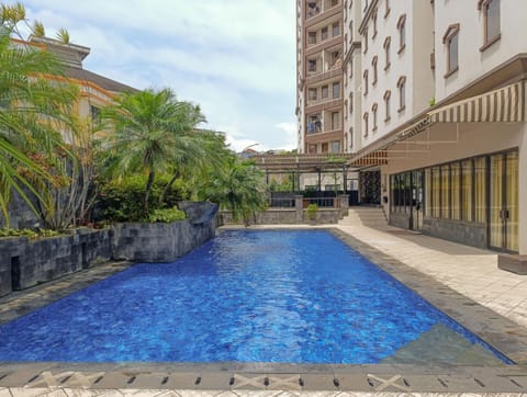 Swimming pool, Swimming pool