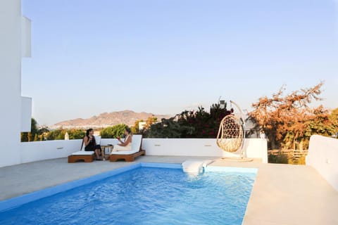 Pool view, Swimming pool, sunbed