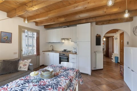 Kitchen or kitchenette, Seating area, Dining area