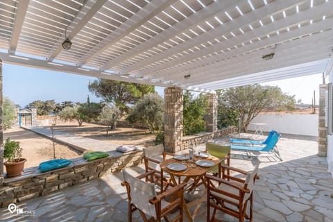 Property building, Garden, View (from property/room), Dining area, Garden view, Breakfast