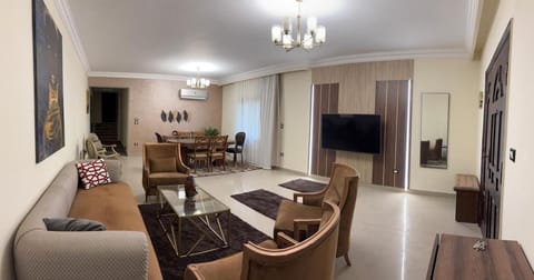 Communal lounge/ TV room, Living room, Seating area, Dining area