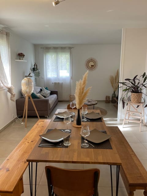 Living room, Dining area
