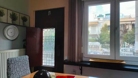 Long-Stay Family & Work Oasis -20 min to Center & Sea House in Piraeus Regional Unit, Greece