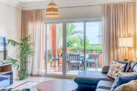 View (from property/room), Balcony/Terrace, Living room, Seating area