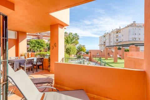 View (from property/room), Balcony/Terrace, sunbed