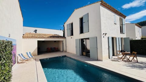 Property building, Patio, BBQ facilities, Garden, Swimming pool, sunbed