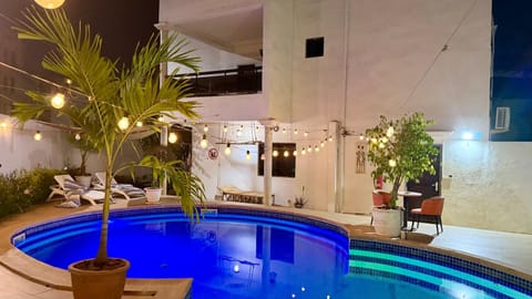 Swimming pool, Swimming pool