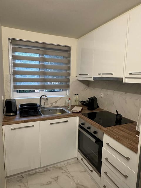 JOHNMAR apartment Bed and Breakfast in Alimos