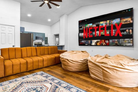 6br Sleeps 21 Tropical Villa Heated Pool Hot Tub House in Bradenton