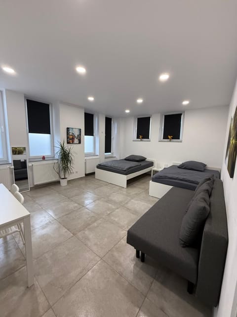 Bed, Photo of the whole room, Seating area