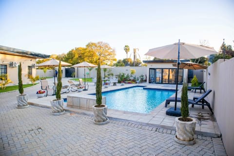 Swimming pool, Swimming pool
