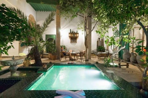 Restaurant/places to eat, Swimming pool, Breakfast