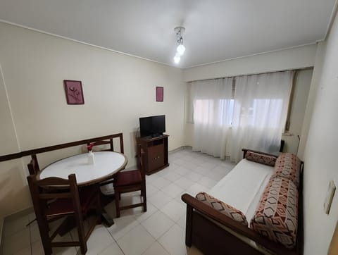 Communal lounge/ TV room, Living room, Dining area