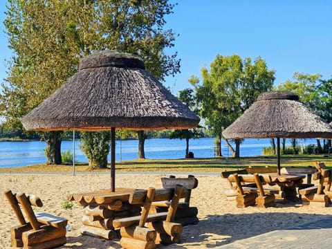 Nearby landmark, Spring, Day, Natural landscape, Beach, Lake view
