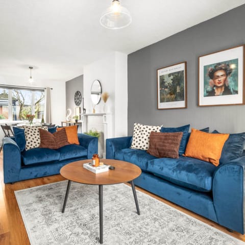 Living room, Seating area