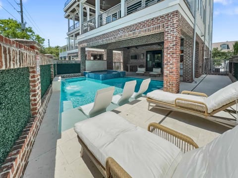 Summer Wind l Ocean Views, Steps to Beach, Private Pool and Jacuzzi, Golf Cart, Bikes, Ample Parking House in Seagrove Beach