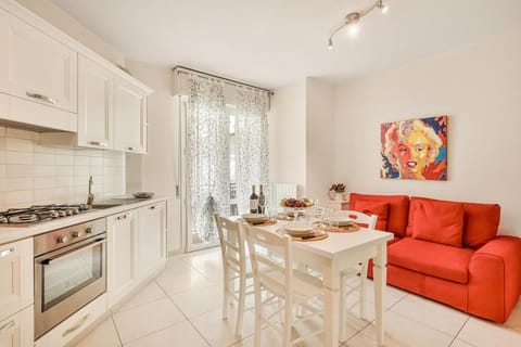 Incantevole appartamento fronte mare Apartment in Viareggio