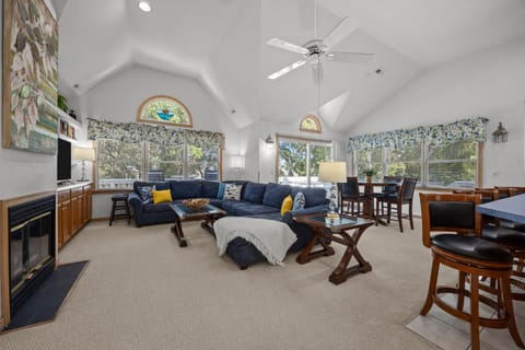 New Listing Beach Access Pools & Family Fun House in Corolla