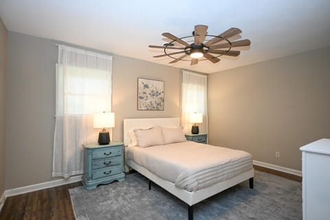 Charming 2 bedroom house in downtown Lexington House in Leesville