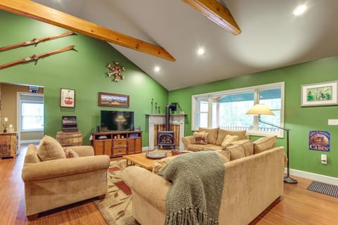 Year-Round Loon Lake Retreat Ski, Hike, Explore! House in Capital District, NY, USA