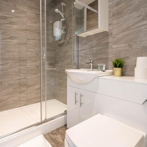 Shower, Bathroom, towels