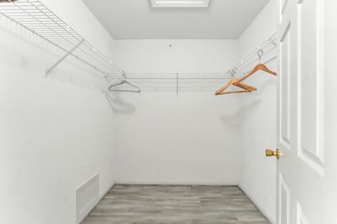 Branson 2BR Retreat | Jacuzzi + Gym + Pools House in Hollister