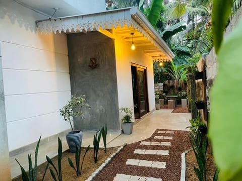 Property building, Day, Garden, Garden view