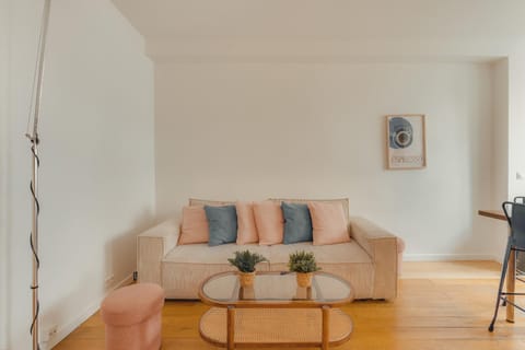 Charmant appartement 2 pièces, accès rapide Paris Apartment in Vanves