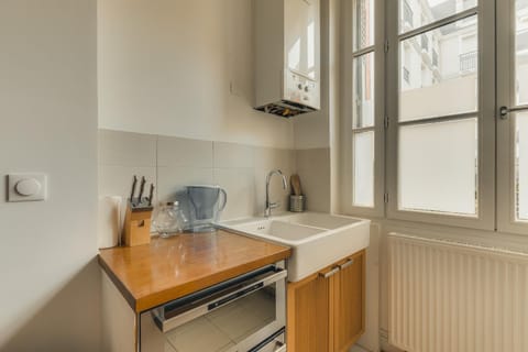 Charmant appartement 2 pièces, accès rapide Paris Apartment in Vanves